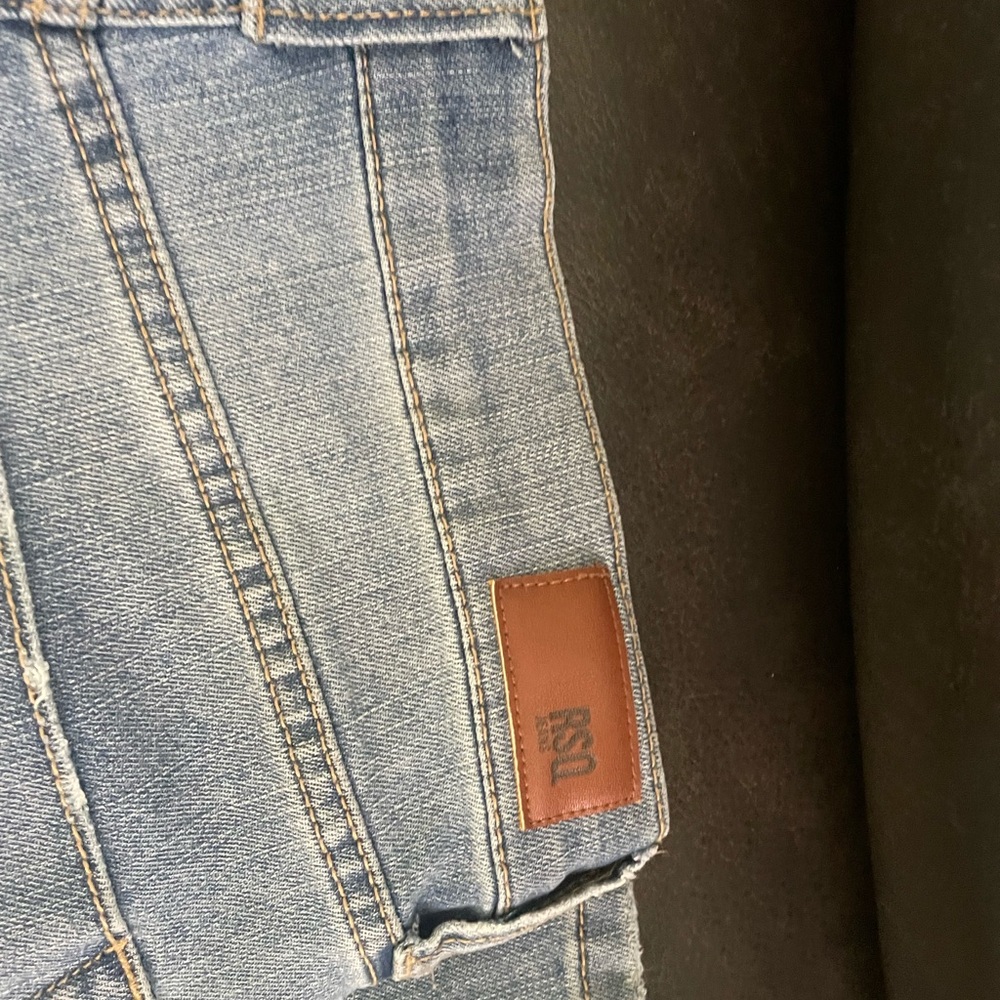 Men’s slim straight jeans